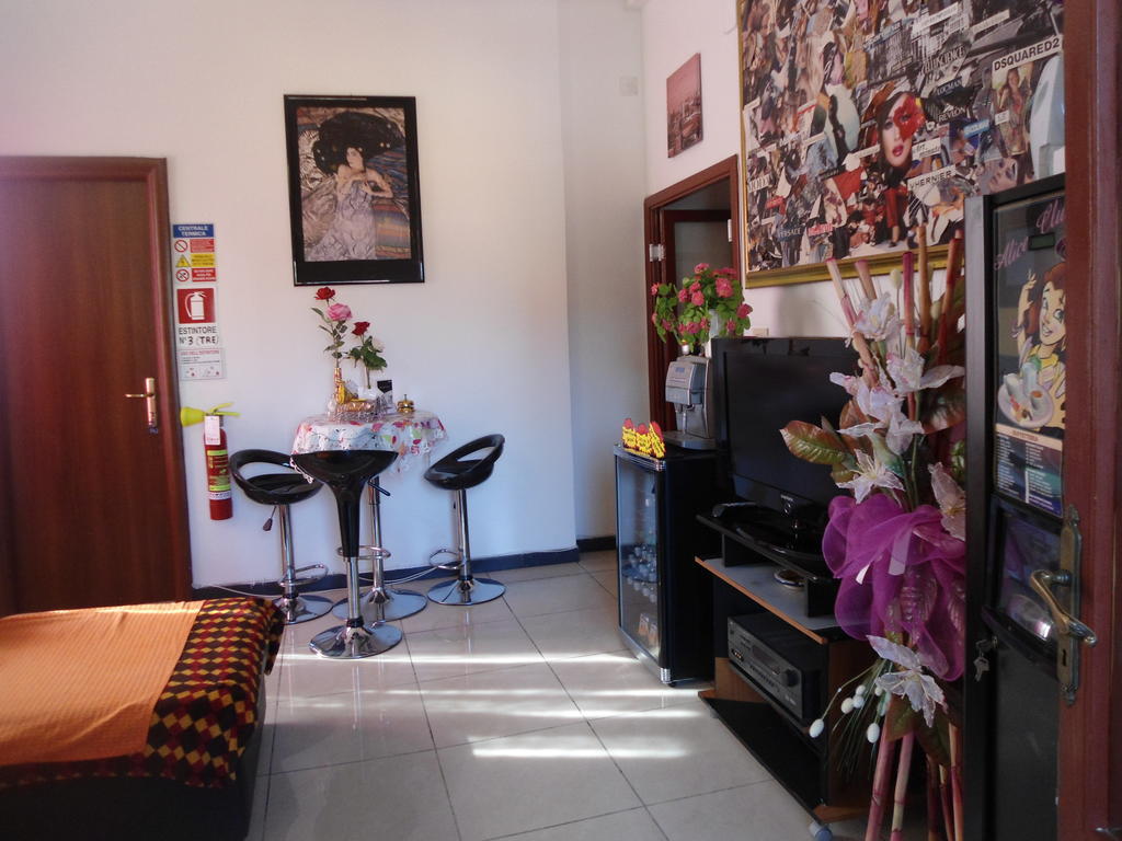 Hotel Houston Livorno - Struttura Esclusivamente Turistica - Not For Business Or Workers Экстерьер фото