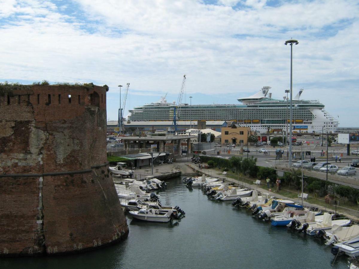 Hotel Houston Livorno - Struttura Esclusivamente Turistica - Not For Business Or Workers Экстерьер фото