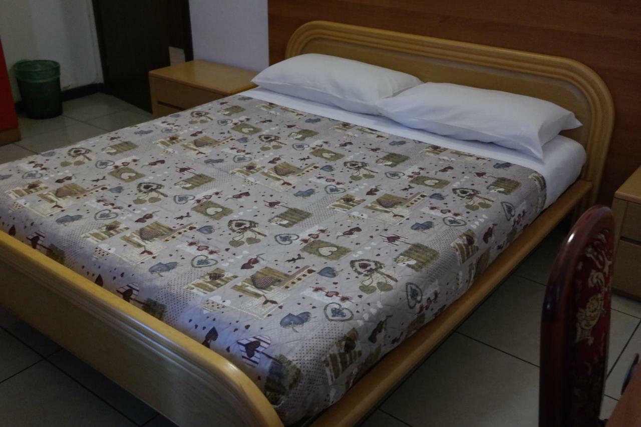 Hotel Houston Livorno - Struttura Esclusivamente Turistica - Not For Business Or Workers Экстерьер фото