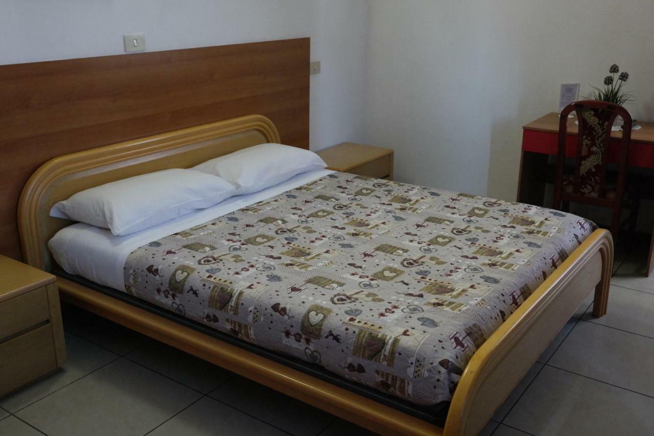 Hotel Houston Livorno - Struttura Esclusivamente Turistica - Not For Business Or Workers Экстерьер фото