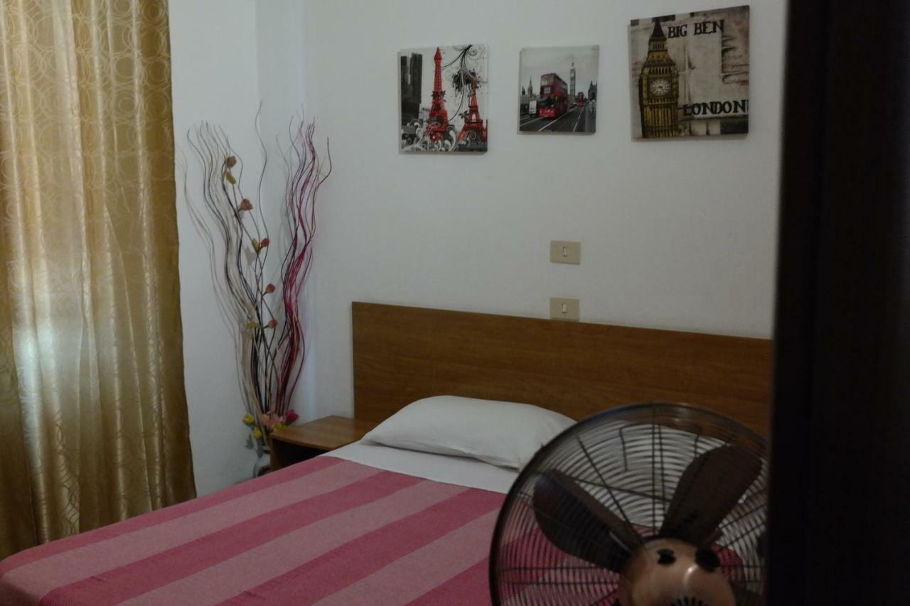 Hotel Houston Livorno - Struttura Esclusivamente Turistica - Not For Business Or Workers Экстерьер фото