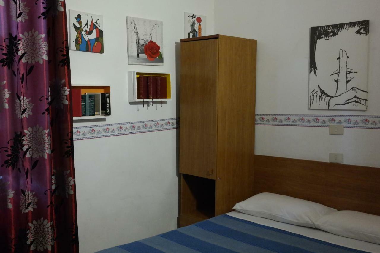 Hotel Houston Livorno - Struttura Esclusivamente Turistica - Not For Business Or Workers Экстерьер фото