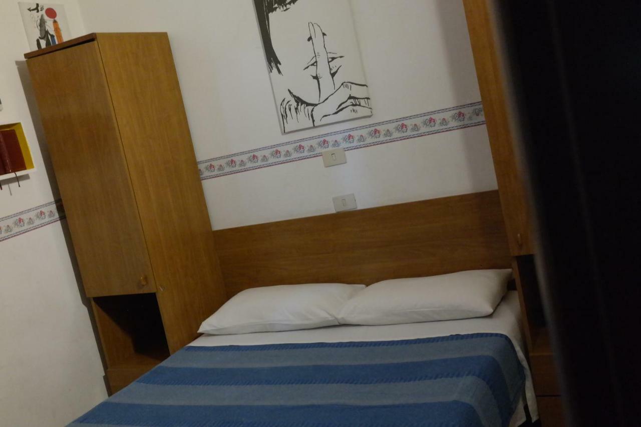 Hotel Houston Livorno - Struttura Esclusivamente Turistica - Not For Business Or Workers Экстерьер фото