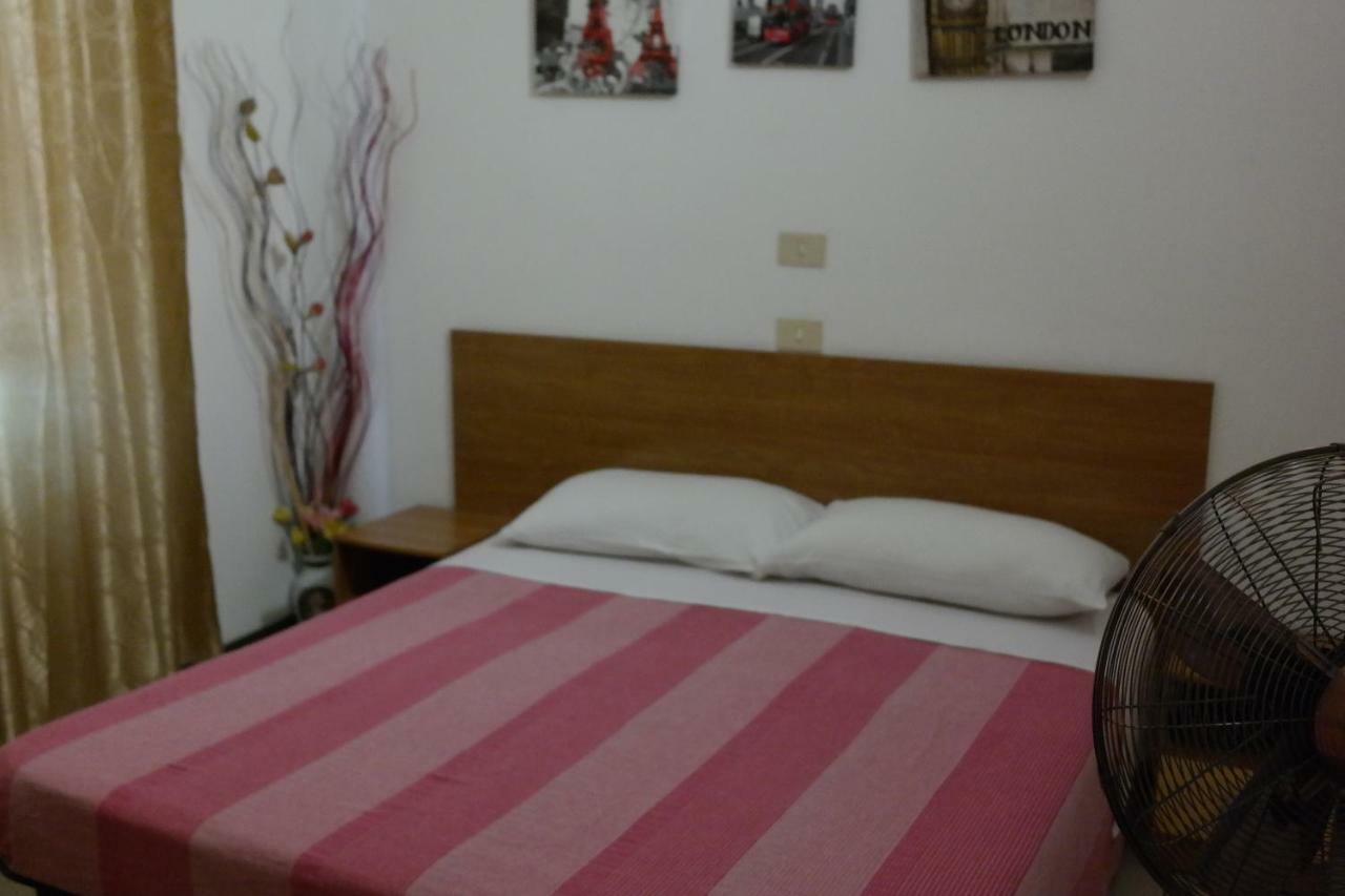 Hotel Houston Livorno - Struttura Esclusivamente Turistica - Not For Business Or Workers Экстерьер фото