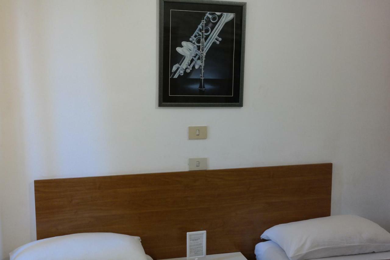 Hotel Houston Livorno - Struttura Esclusivamente Turistica - Not For Business Or Workers Экстерьер фото