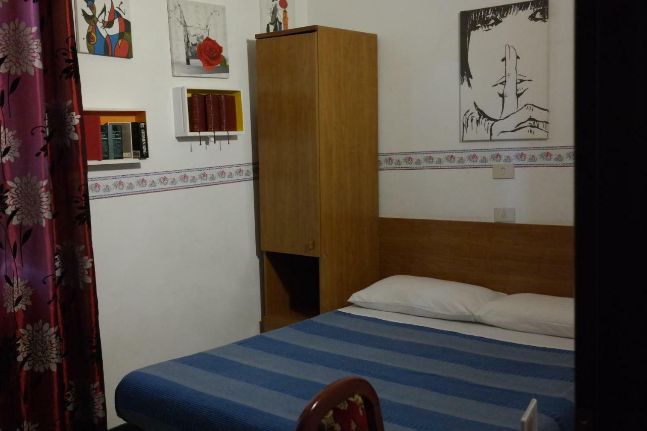 Hotel Houston Livorno - Struttura Esclusivamente Turistica - Not For Business Or Workers Экстерьер фото