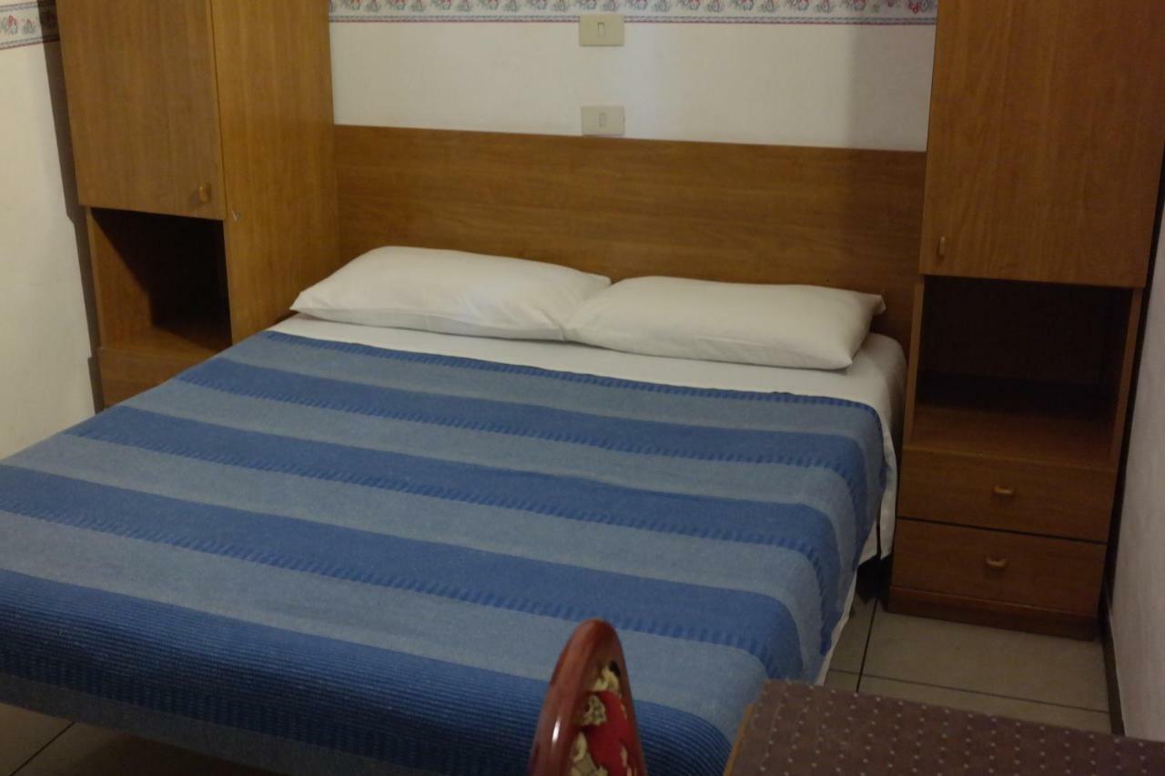 Hotel Houston Livorno - Struttura Esclusivamente Turistica - Not For Business Or Workers Экстерьер фото